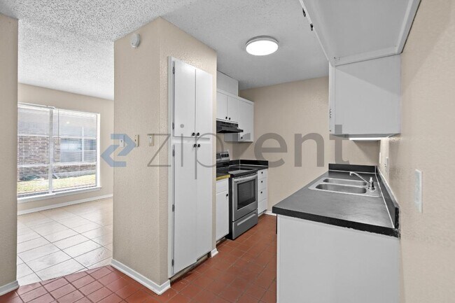Photo - Unit 101