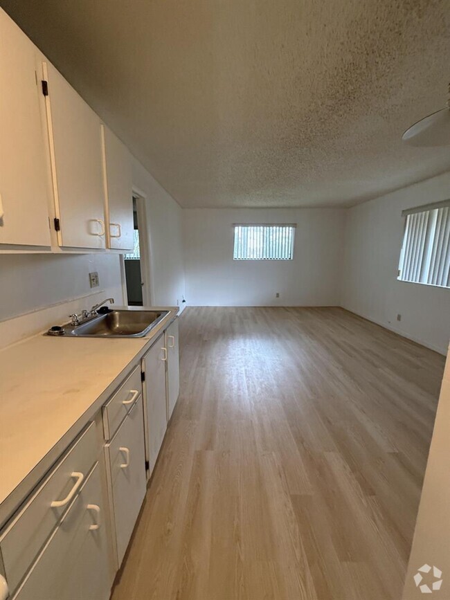 Building Photo - 2038 NW 43rd Ter Unit 8 Rental