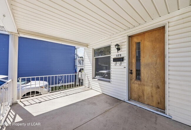 Photo - 175 Dundaff St