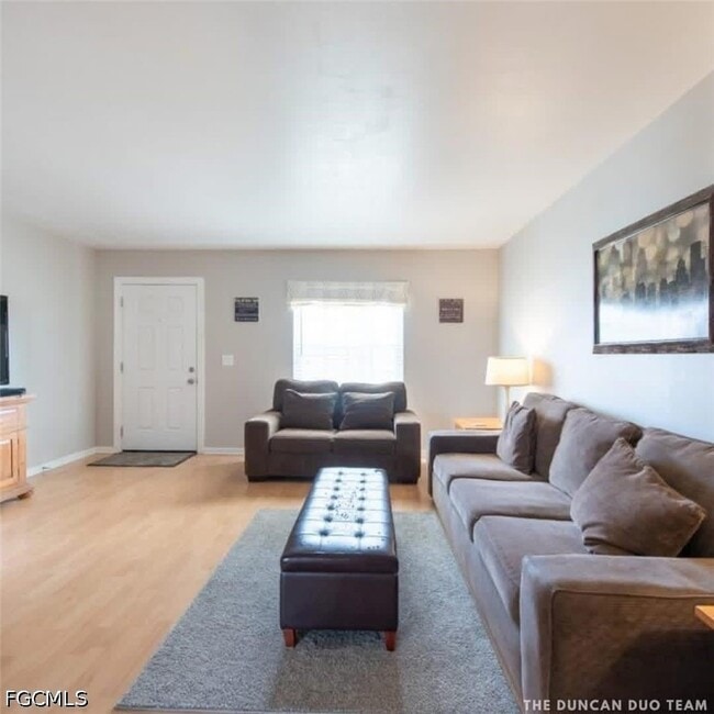 Photo - 6818 Robinswood Ln