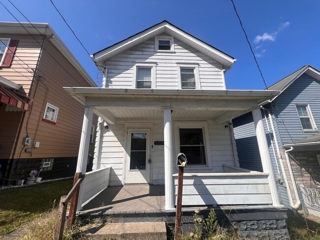 Building Photo - Monessen - 2 bed 1 bath - cozy home for rent