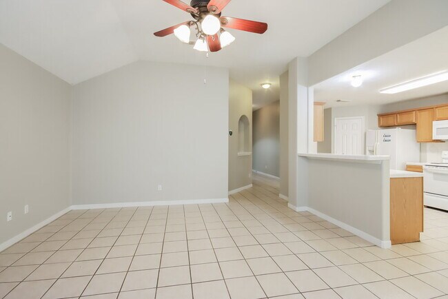 Photo - 16901 Canary St