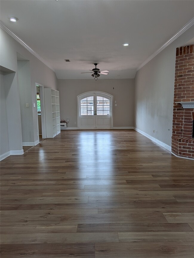 Photo - 6303 Lugary Dr