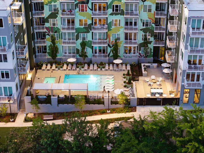 Queens Wedgewood Houston apartments — community photo