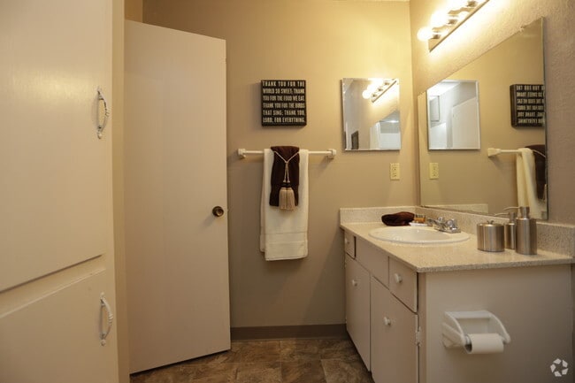 1BR, 1BA - Ashbury
