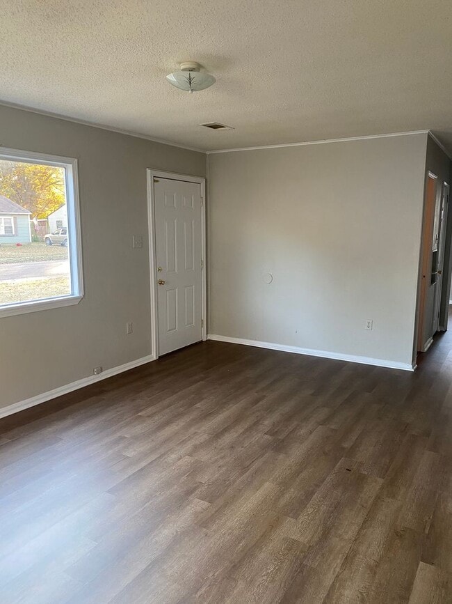 Photo - 4bdrm 1bath Home in Millington