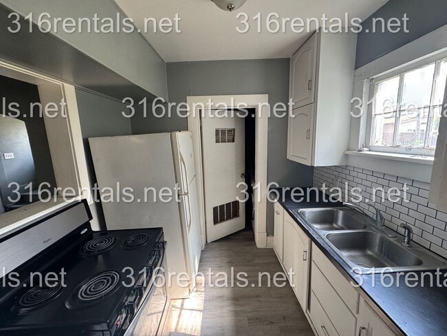 Photo - $900 - 2 bed 1 bath - Single Family Home