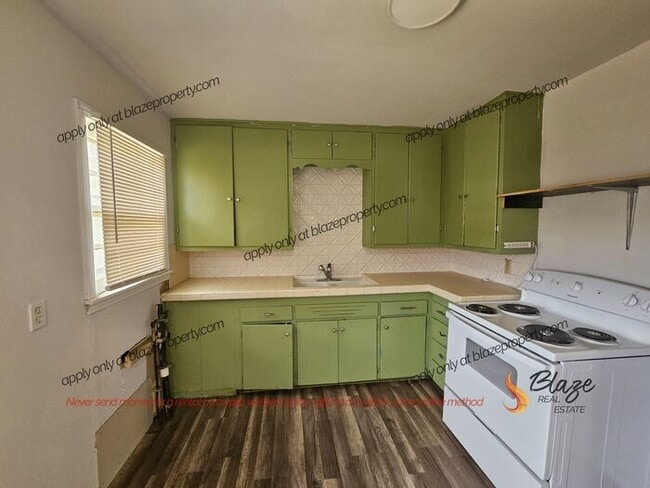 Photo - Hamlet Charming