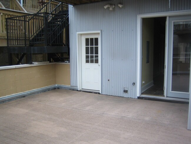 Photo - 3907 N Damen Ave