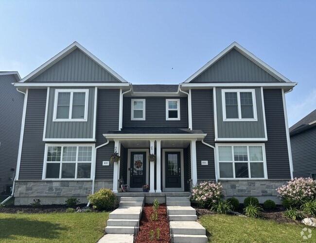 Building Photo - 631 Hillcrest Dr Rental