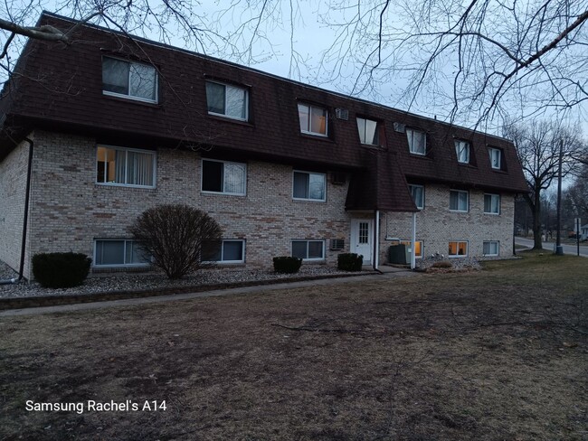 Photo - Georgian Apartments (Galesburg Apartments LLC)