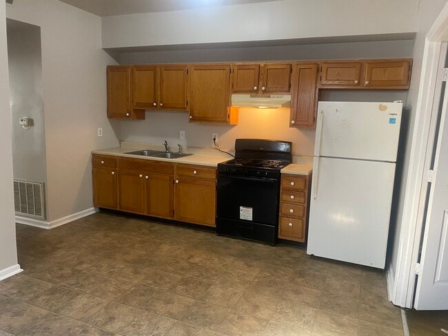 Photo - 6030A Etzel Avenue