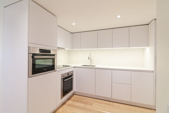 Photo - 3460 Rue Durocher Unit 1205