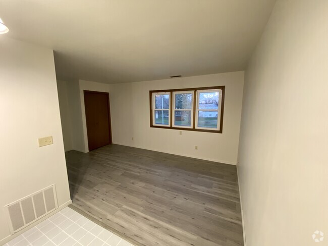 Building Photo - 425 King Olav Ln Unit #2 Rental