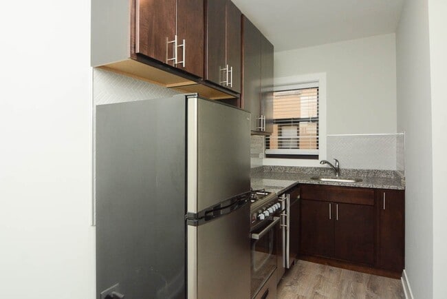 533 W Belden Ave Unit 802B
