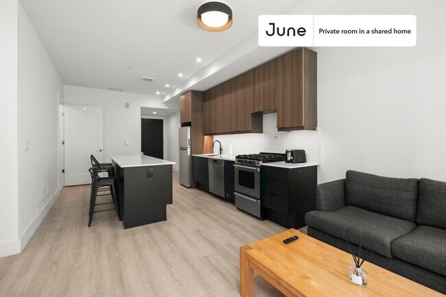 Room in Shared 4 bed/2 bath home in Dupont Circle