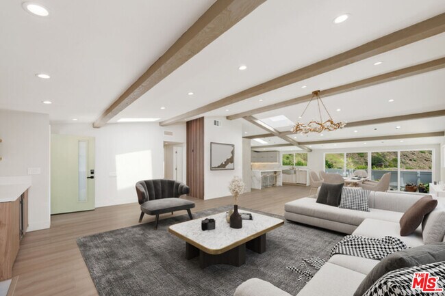 Photo - 1190 Bienveneda Ave