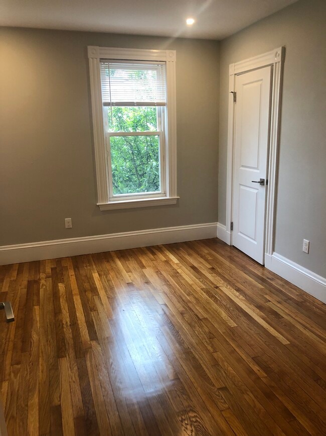 Building Photo - 24 Pond St Unit 2 Rental