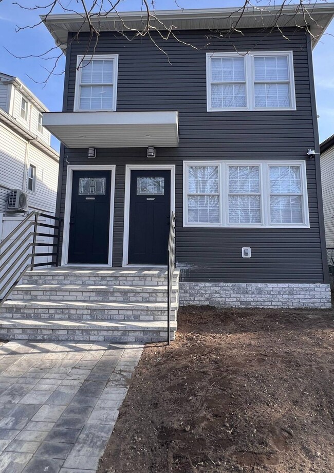 Building Photo - 209-58 110th Ave Rental