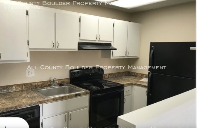 Photo - 3240 Iris Ave Unidad G 309