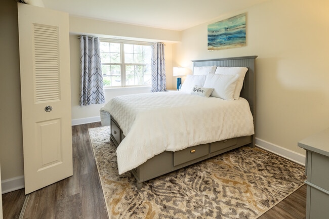 Woodridge Apartments