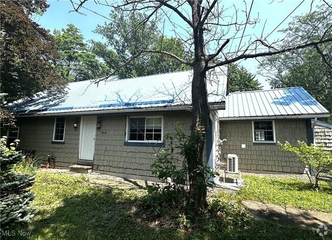 Building Photo - 1918 Lenox-New Lyme Rd Rental