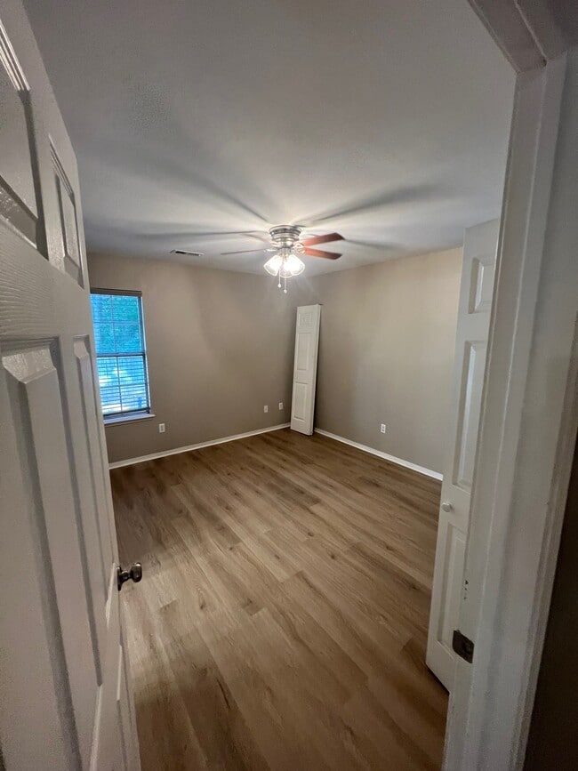 Photo - 3245 W Parkway Dr