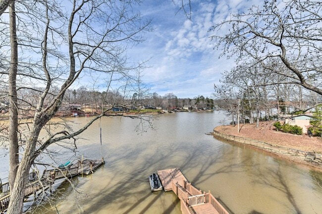 Photo - 710 Lake Drive 9