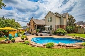 Photo - 1706 NW Autumn Ave