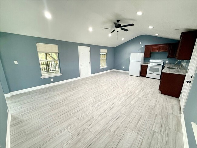 Photo - 9015 Puritan Way