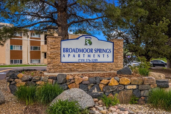 Photo - Broadmoor Springs