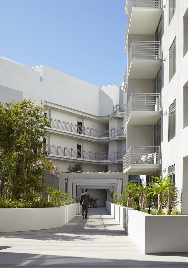 The Avenue Hollywood apartments — community photo
