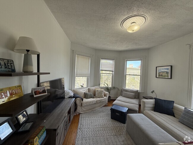 Building Photo - 254 Windsor St Unit 3L Rental