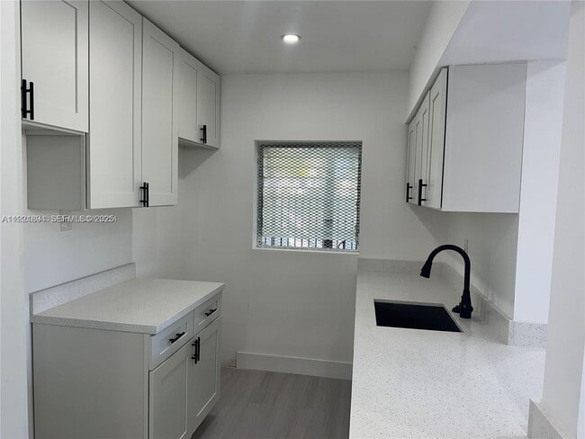 Photo - 1936 Normandy Dr Unit 2