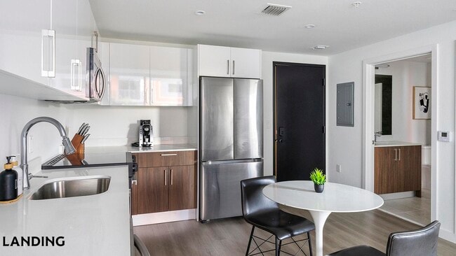 Photo - 3830 NW 11th St Unidad 1-208