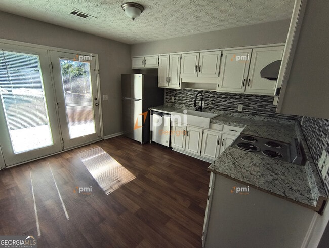 Photo - 102 Peachtree Ct