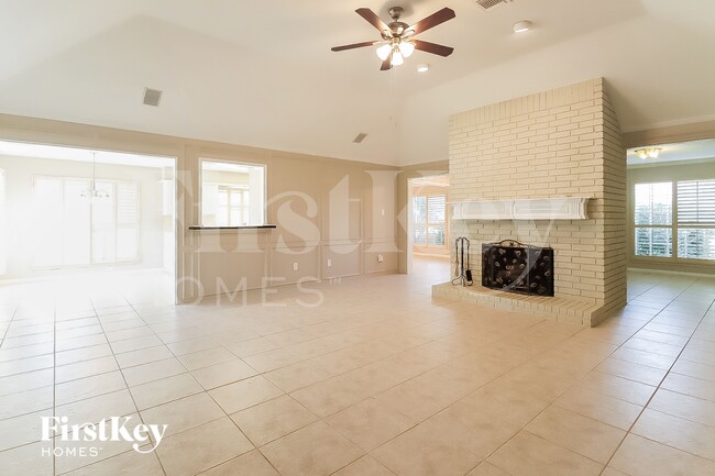 Photo - 2303 Prestwick Dr