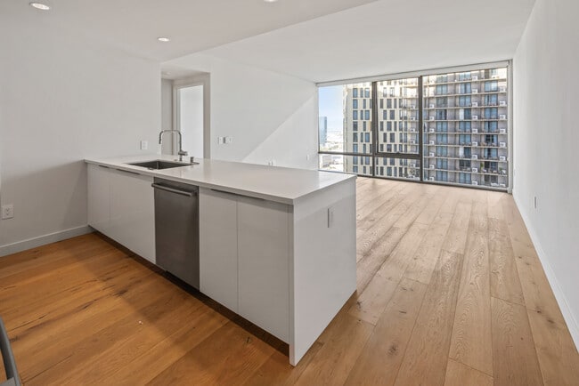 Photo - 1001 Queen St Unidad 2605