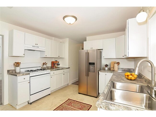 Photo - 613 17th Ave NE