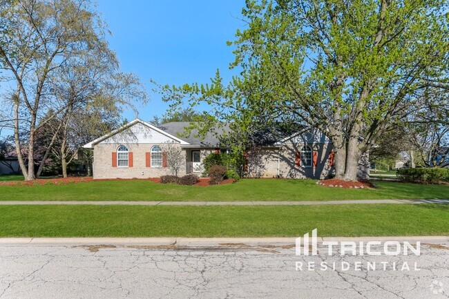 Building Photo - 904 Armstrong Dr Rental