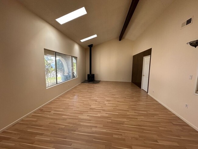 Photo - Beautiful 4 Bedroom 2 Bath Home in Orcutt ...