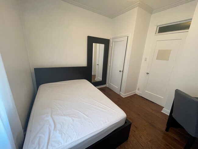 Apt 1 Rm 3 - 120 E 10th St