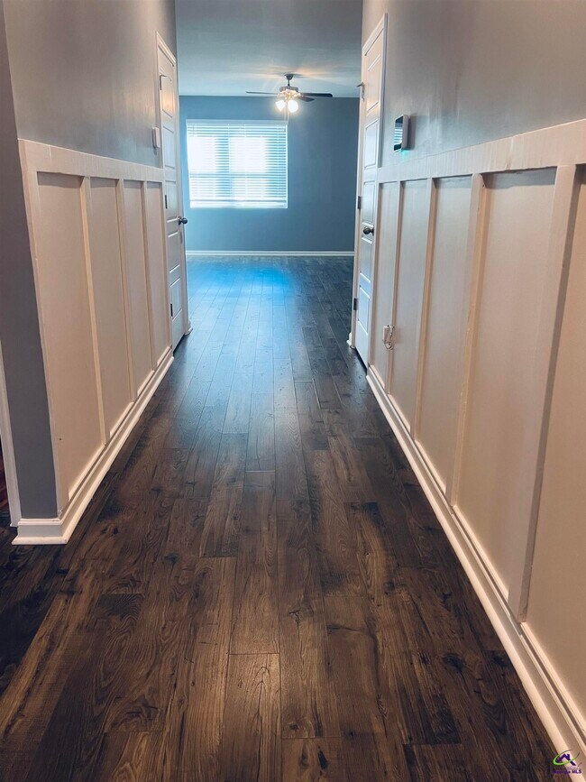 Photo - 118 Alton Tucker Sr. Boulevard