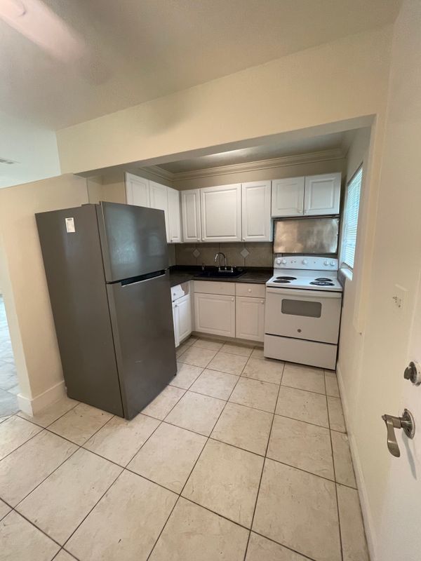 2194 Ponce De Leon Cir Unit 1