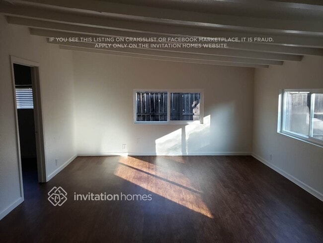 Photo - 2124 Winafred St