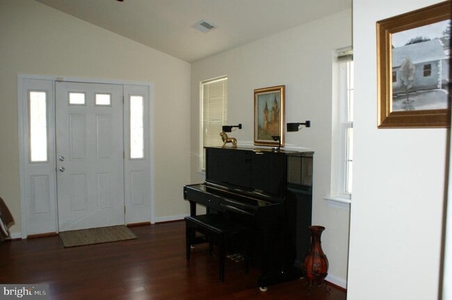 Photo - 204 Conestoga Rd