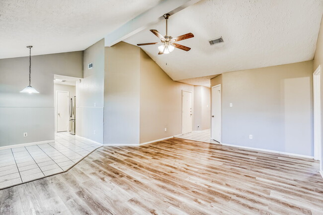 Photo - 20115 Woodhall Ln