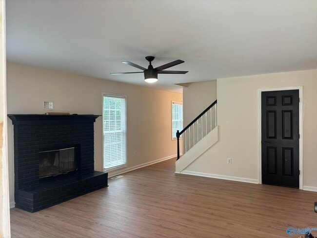 Photo - 135 Suffolk Dr