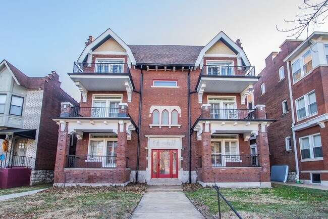 Photo - 2 Bedroom unit, recently rehabbed Unidad 1E