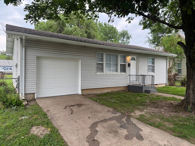 Photo - 2427 W Olive St